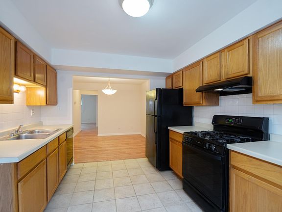 5th image of 7309 N Ashland Ave #1D