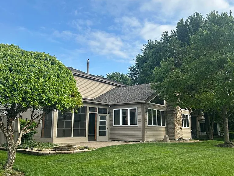 527 Springwood Ln — Photo 33