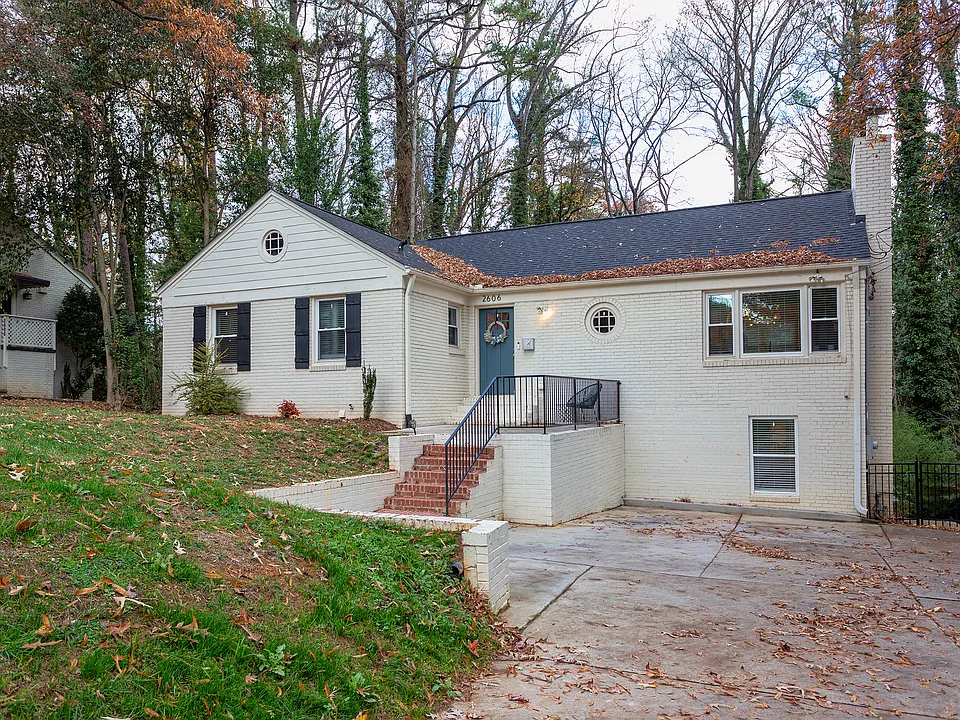 2606 Wade Ave