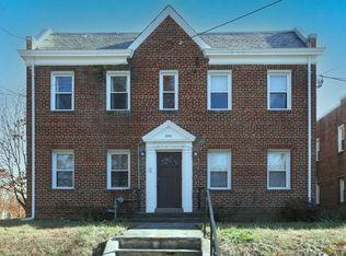 2241 40th Pl NW APT 1, Washington, DC 20007