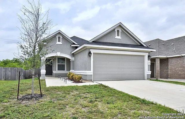 3 bed, 2.0 bath, 1362 sqft, $1,650 — Photo 2