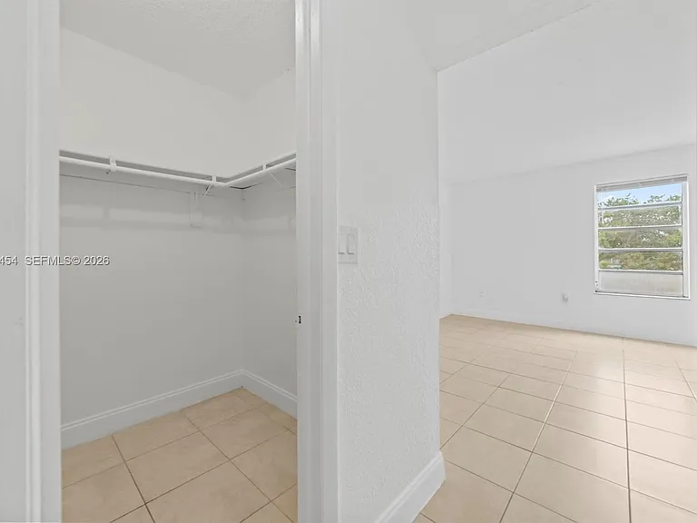 525 W 69th St #306 — Photo 11