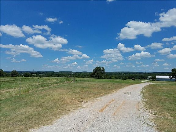 2nd image of 475 Private Road 2562