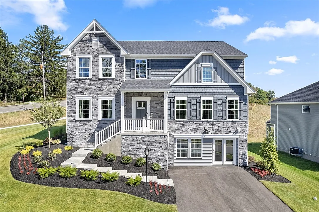 Raphael Ct photo 1