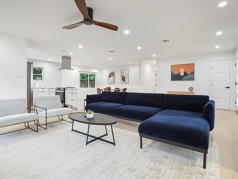 2304 Aldford Dr — Photo 6