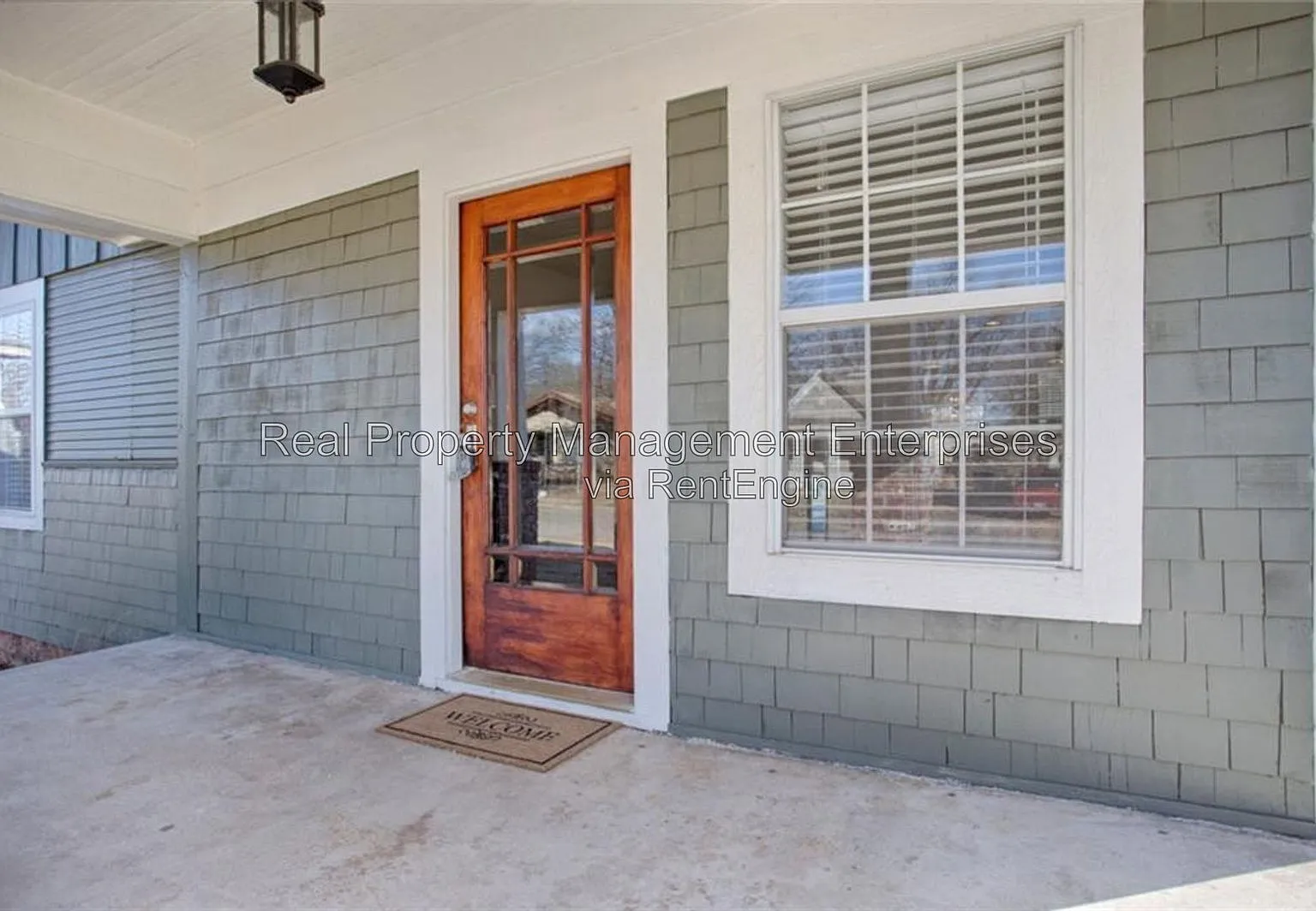4 bed, 3.0 bath, 1836 sqft, $2,100 — Photo 2