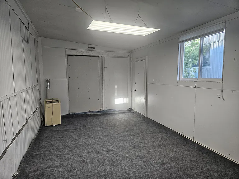 121 Teakwood St — Photo 3