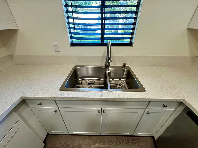 2112 E Vista Way #27 — Photo 8