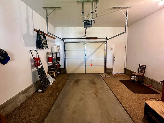 4th image of 706 S 5th St E