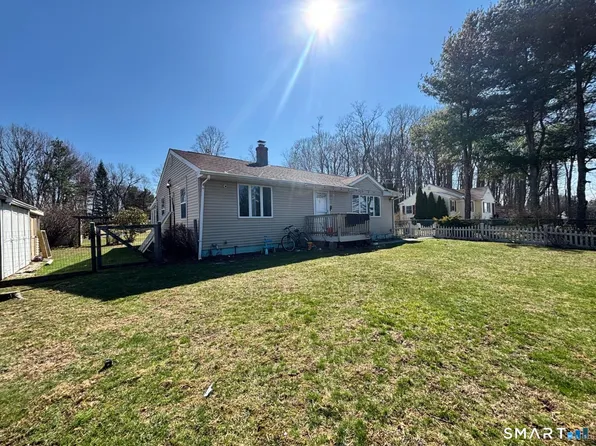 394 Clintonville Rd, North Haven, CT 06473