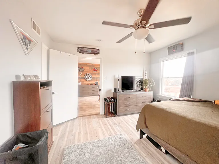 5737 Hobart St #5 — Photo 15