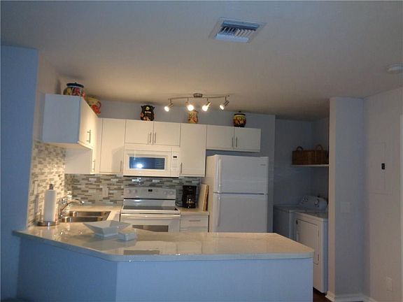 2nd image of 602 Centre Ct SW APT 202