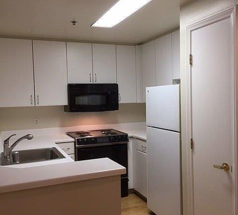 4th image of 240 Lombard St APT 629