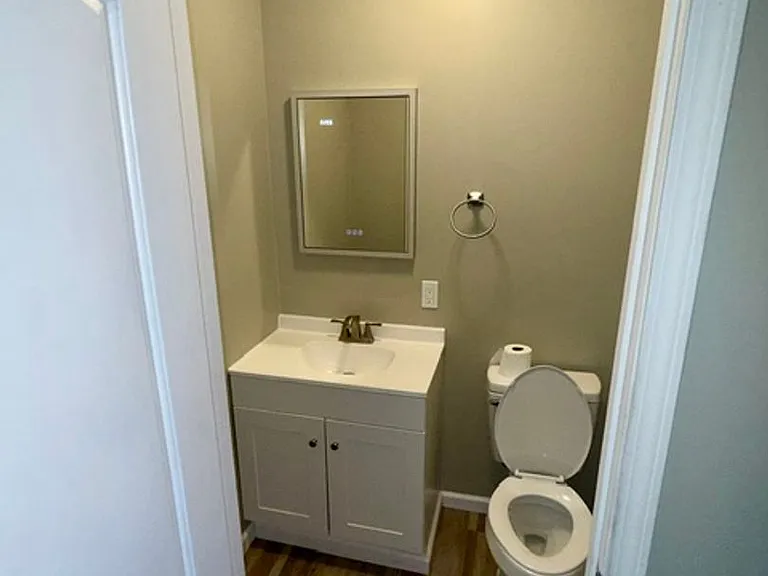 914 Birch St — Photo 11