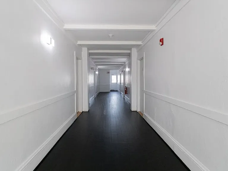 18 Fitzhenry Sq #8 — Photo 11
