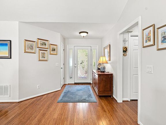 4th image of 109 Ridge Pointe