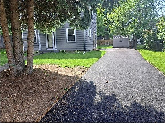 4th image of 175 Corona Rd