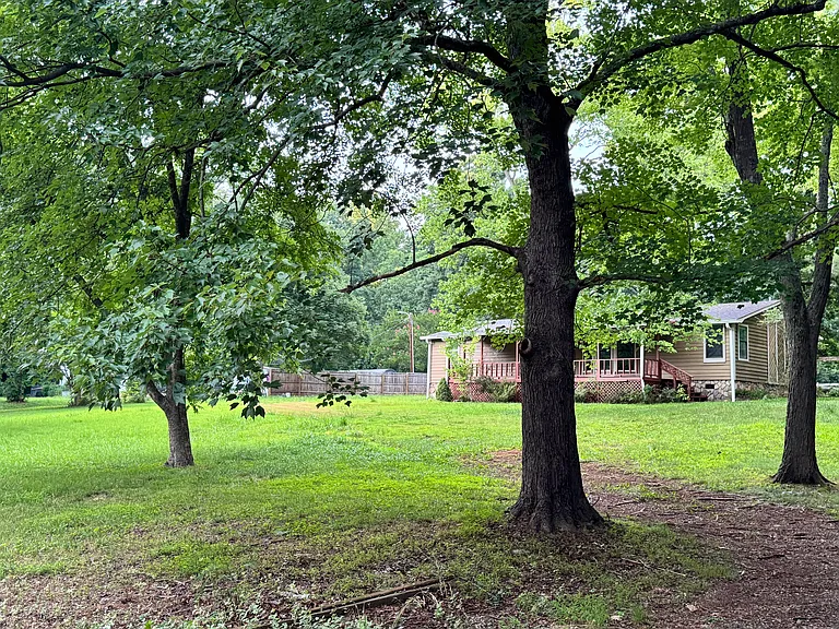 9700 Beatties Ford Rd — Photo 23