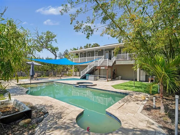 1740 Bayshore Dr, Terra Ceia, FL 34250