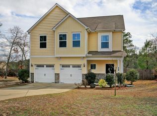 74 Stonehurst Dr, Spring Lake, NC 28390