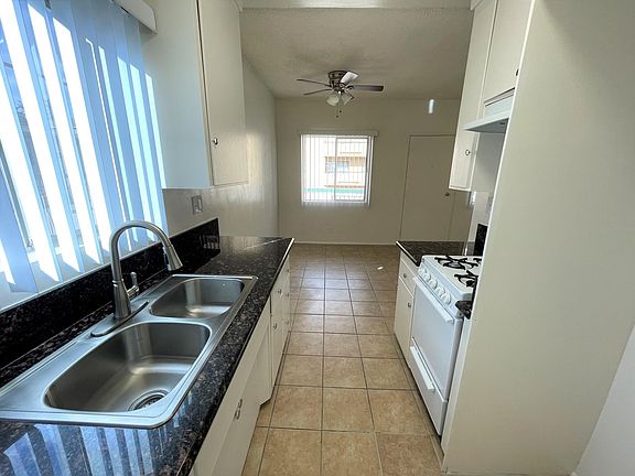 4th image of 1719 Grismer Ave #13