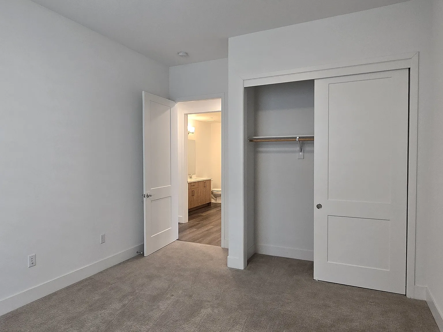 3 bed, 1820 sqft, $4,800 — Photo 3