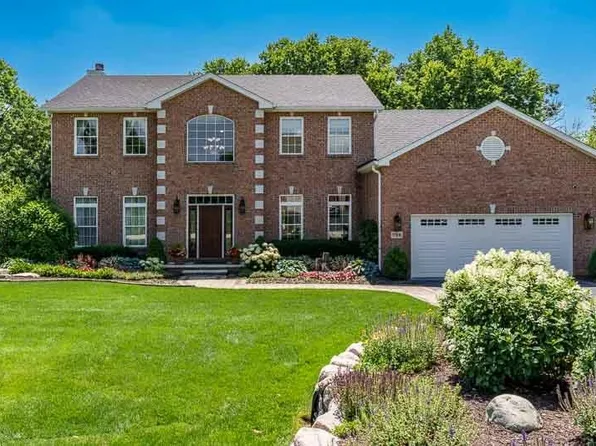 726 Meadow Crossing Trl, Roscoe, IL 61073