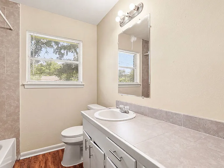 10227 Glenmawr Dr — Photo 11