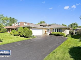 8548 W Sun Valley Dr, Palos Hills, IL