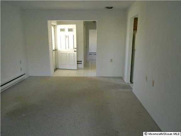 4th image of 27 Barker St
