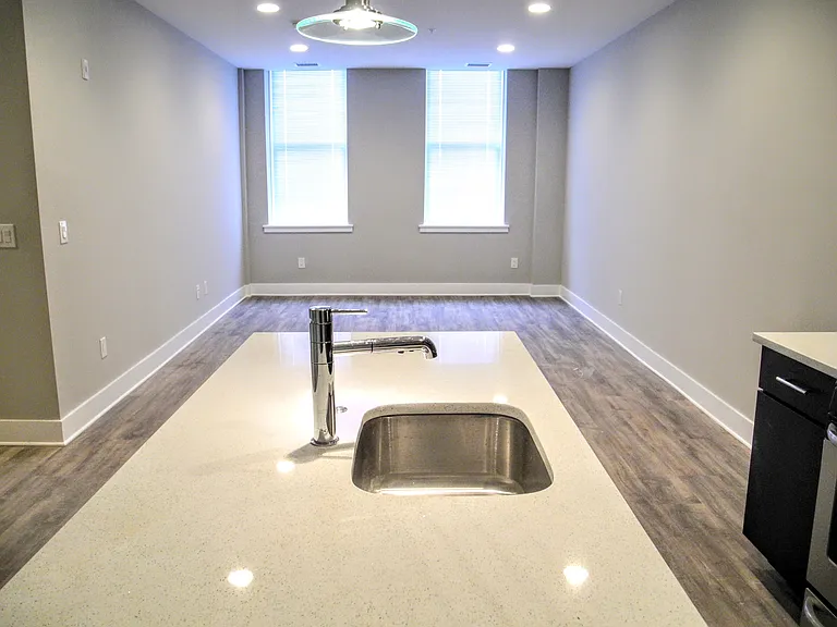 1607 Catherine St — Photo 35