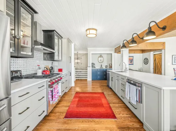 515 Seaver LANE, Lake Geneva, WI 53147