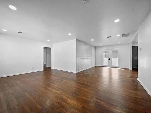 2nd image of 1034 W Boyd St