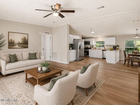 2nd image of 167 PEPPERMINT Avenue