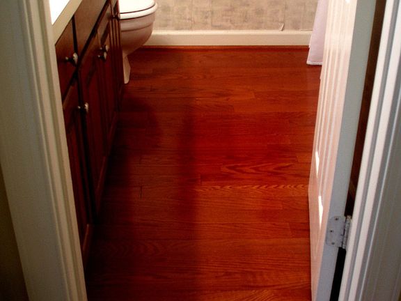 Upstairs full bath/Hardwoods