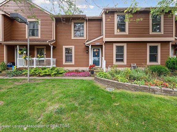 3rd image of 2385 N Wild Blossom Ct #110