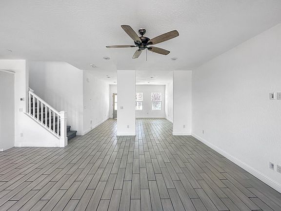3rd image of 7124 W Poe Ave