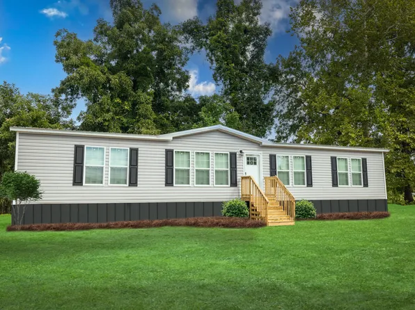 120 T Myers Dr, Saint Stephen, SC 29479