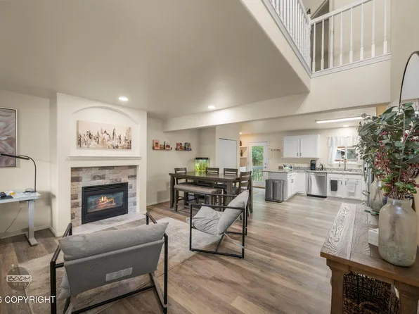 7515 White Hawk Dr, Anchorage, AK 99507