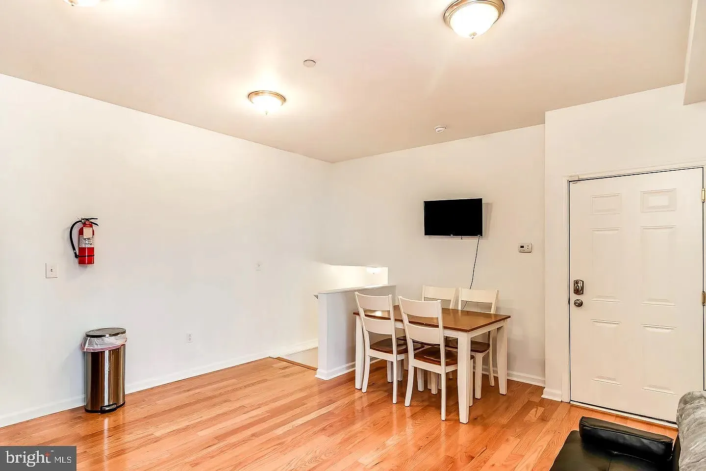 3 bed, 1300 sqft, $1,499 — Photo 4