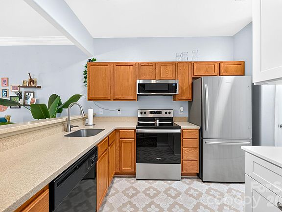 3rd image of 6312 Rhodins Ln