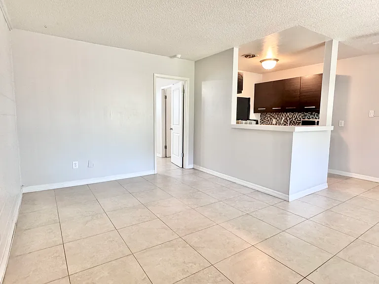 6947 E 6th St #7 — Photo 16