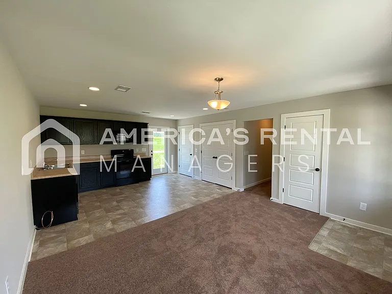 124 Sunlight Cir — Photo 8