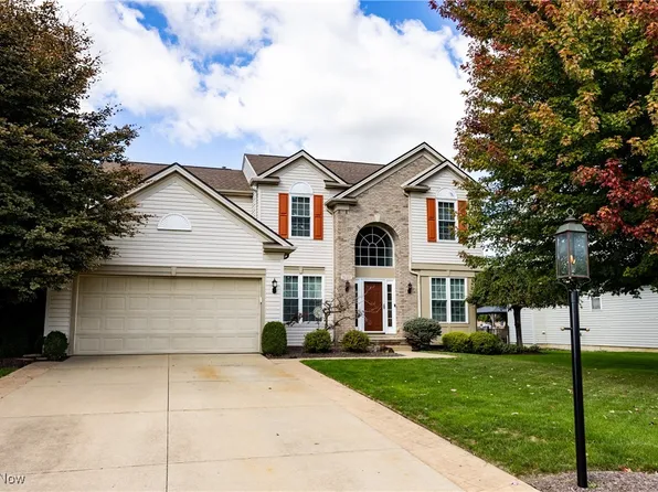 9220 Victoria Ln, North Ridgeville, OH 44039