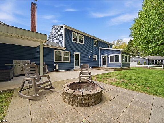 4th image of 1950 Bridgeview Ln