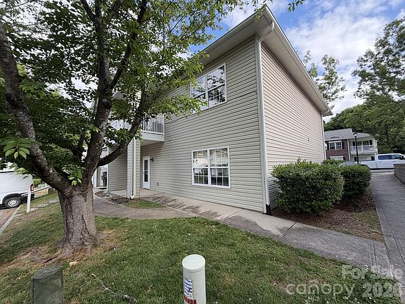 4th image of 21230 Hickory St