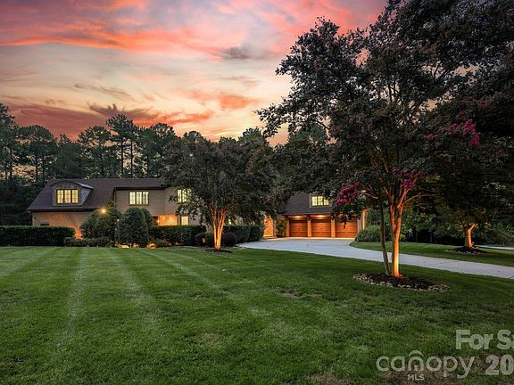 2nd image of 111 Quaker Rd