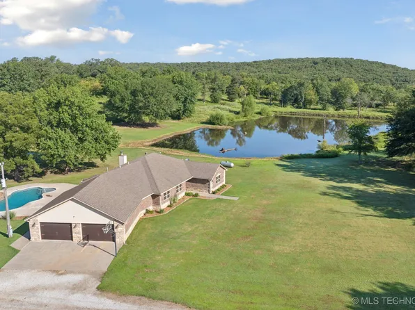 20319 Grayson Rd, Henryetta, OK 74437