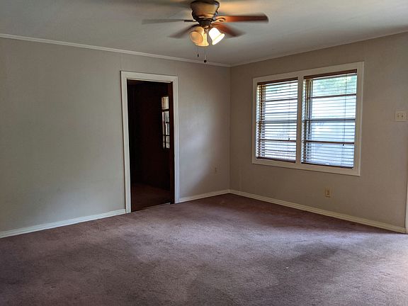 3rd image of 301 Ivy St
