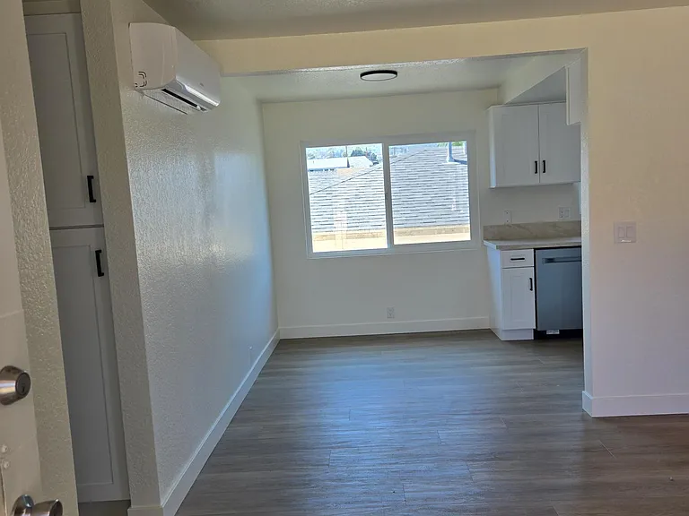 827 W Upland Ave #4 — Photo 3